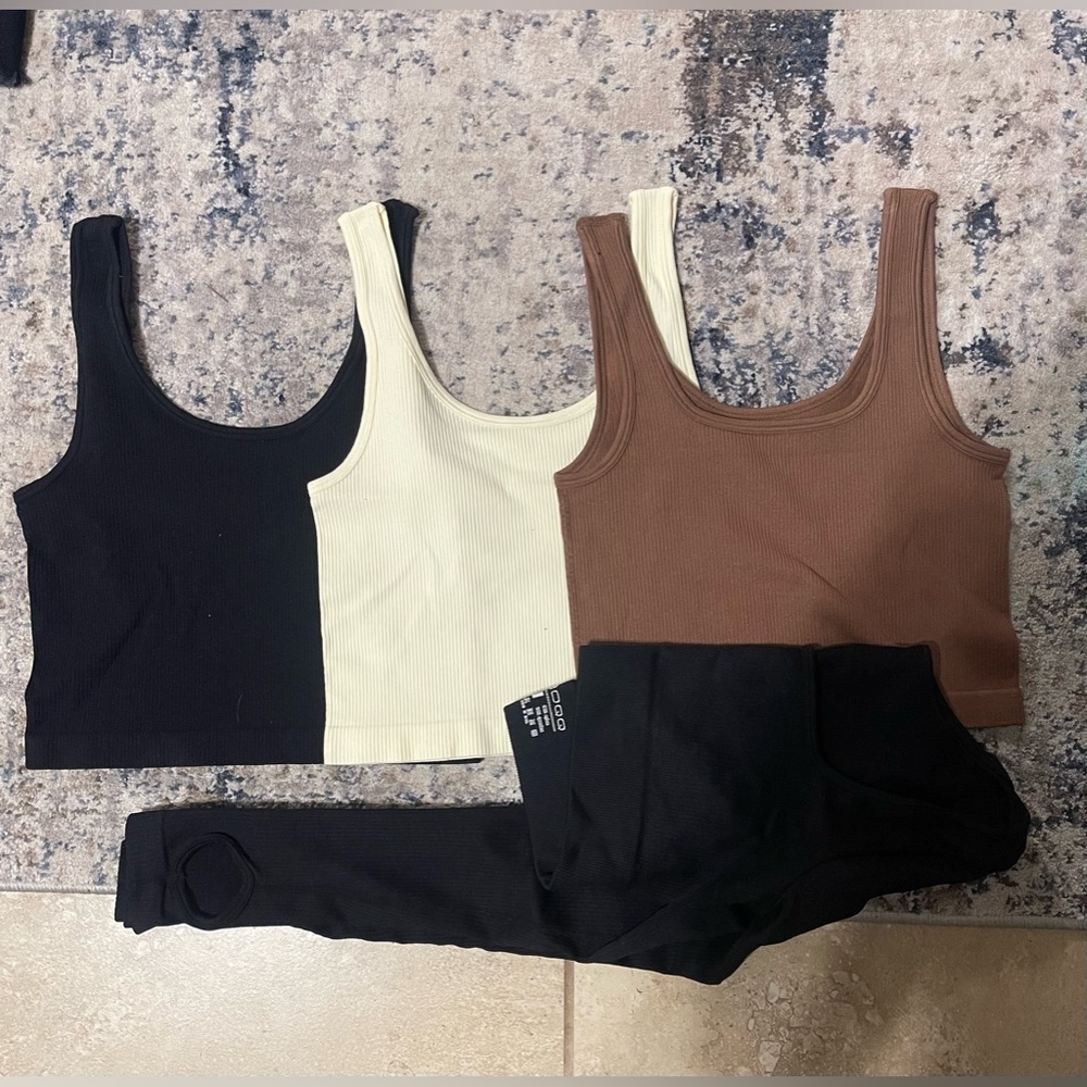 OQQ 4 piece bundle! Size small NWOT